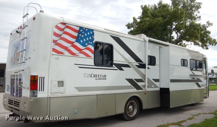 image for item FC9900 2003 Safari Cheetah RV