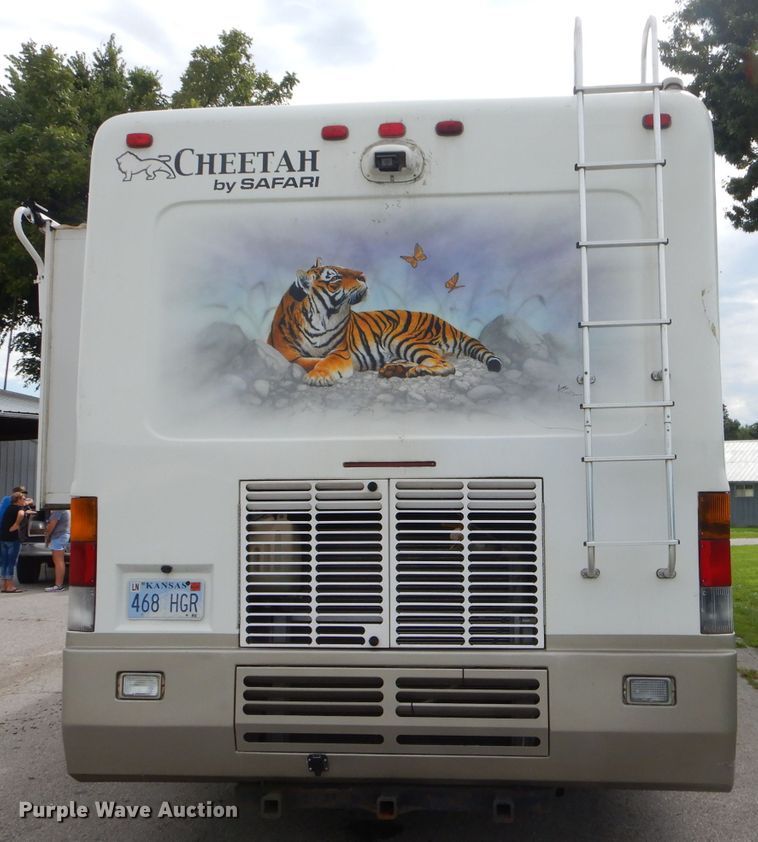 image for item FC9900 2003 Safari Cheetah RV