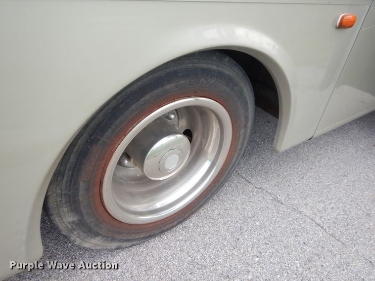 image for item FC9900 2003 Safari Cheetah RV