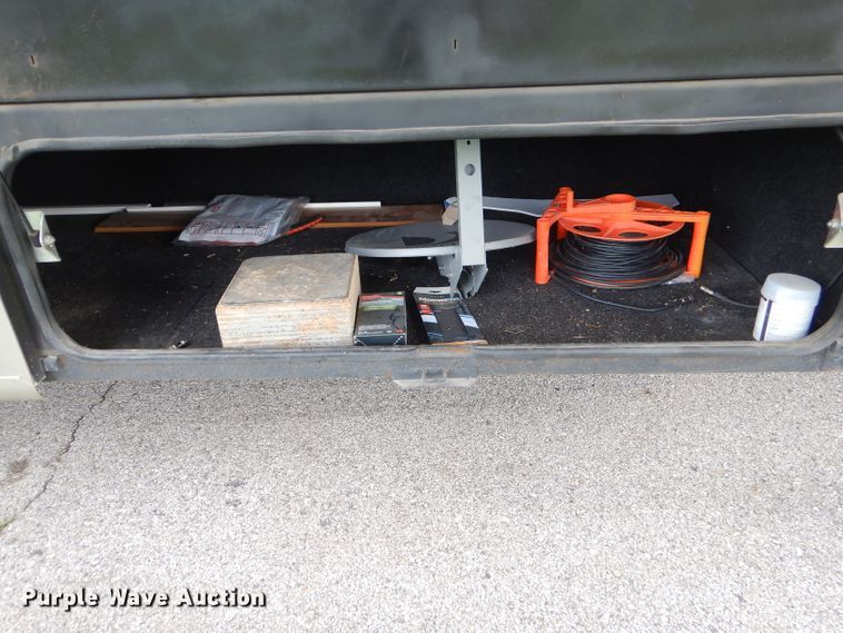 image for item FC9900 2003 Safari Cheetah RV