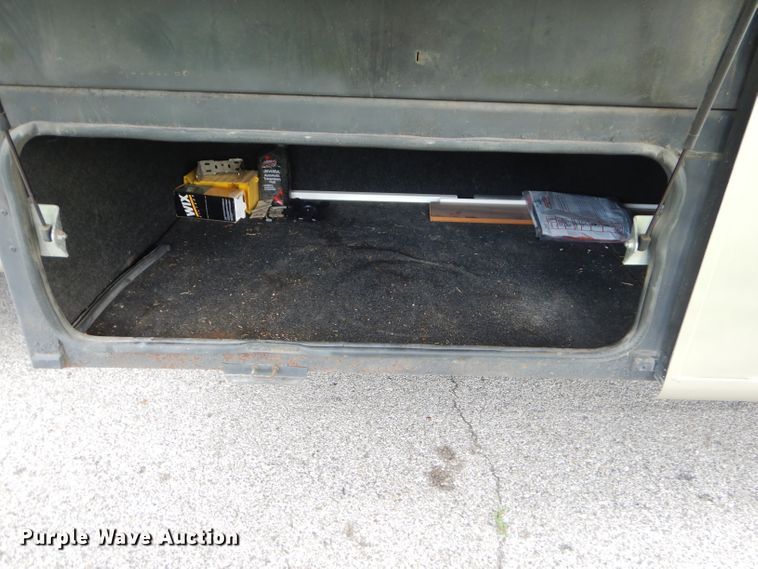 image for item FC9900 2003 Safari Cheetah RV