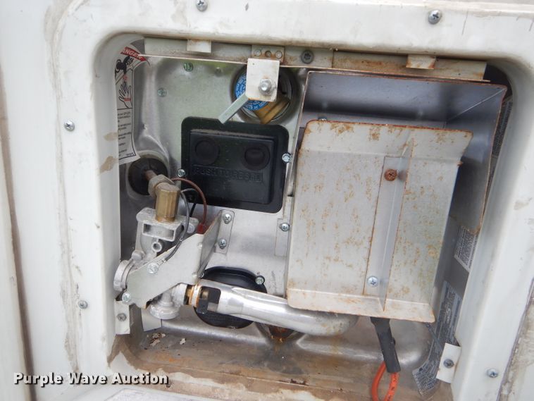 image for item FC9900 2003 Safari Cheetah RV