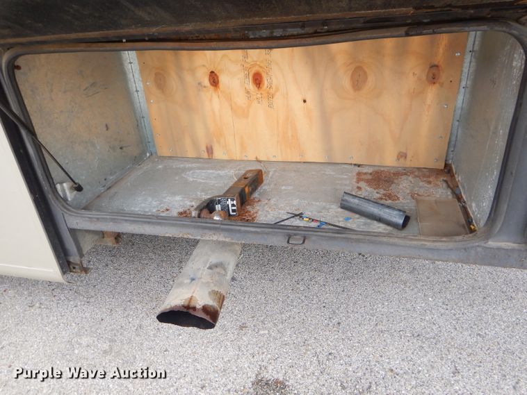 image for item FC9900 2003 Safari Cheetah RV