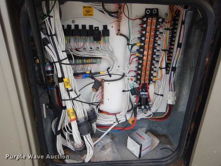 image for item FC9900 2003 Safari Cheetah RV