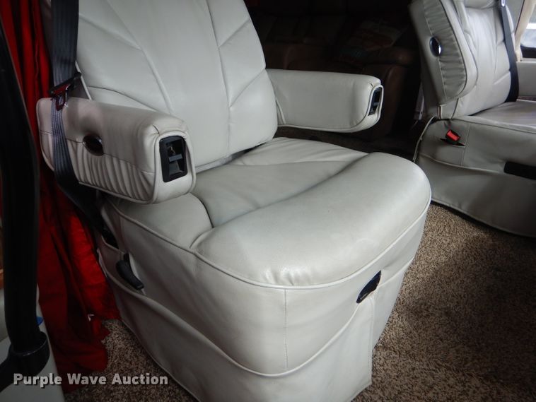 image for item FC9900 2003 Safari Cheetah RV