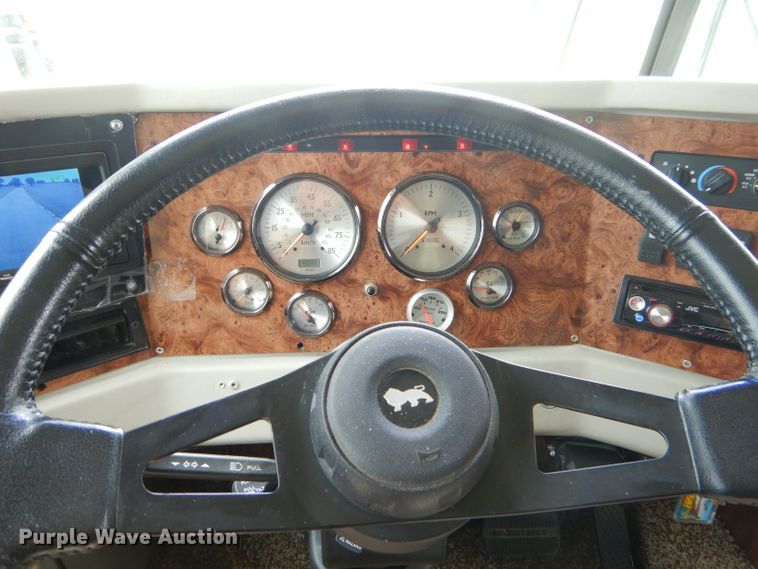 image for item FC9900 2003 Safari Cheetah RV