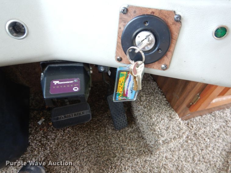 image for item FC9900 2003 Safari Cheetah RV