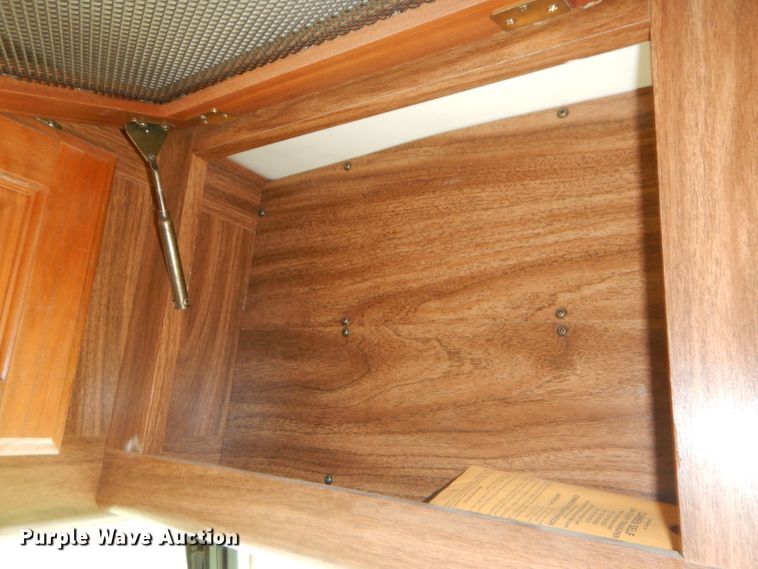 image for item FC9900 2003 Safari Cheetah RV