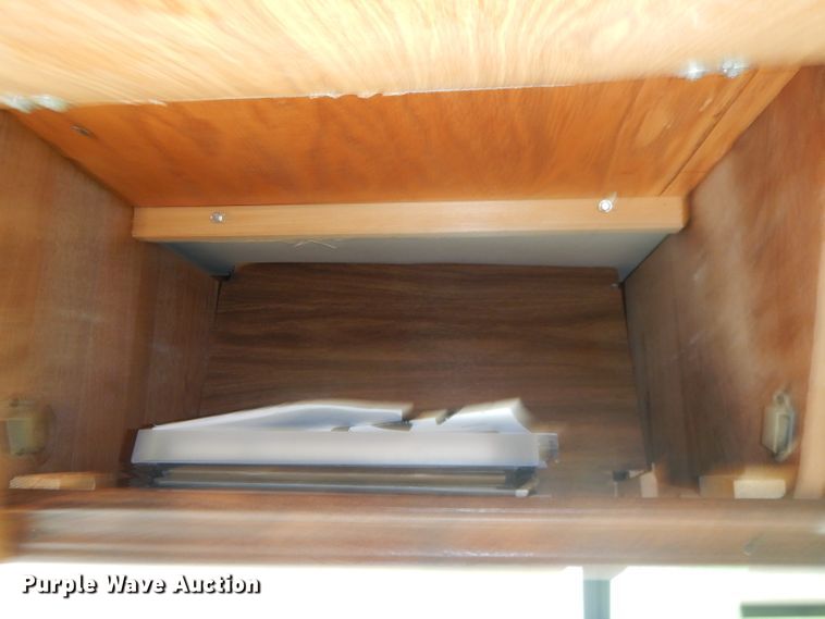 image for item FC9900 2003 Safari Cheetah RV