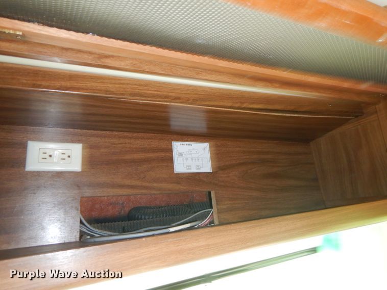 image for item FC9900 2003 Safari Cheetah RV