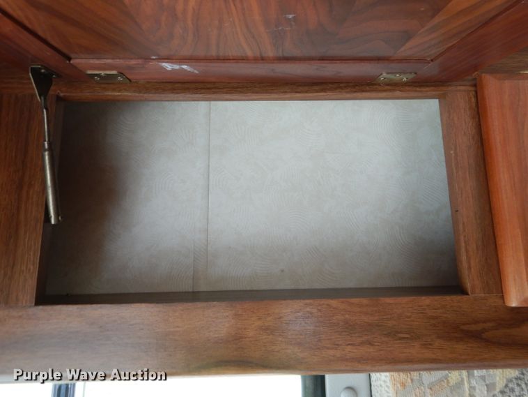 image for item FC9900 2003 Safari Cheetah RV