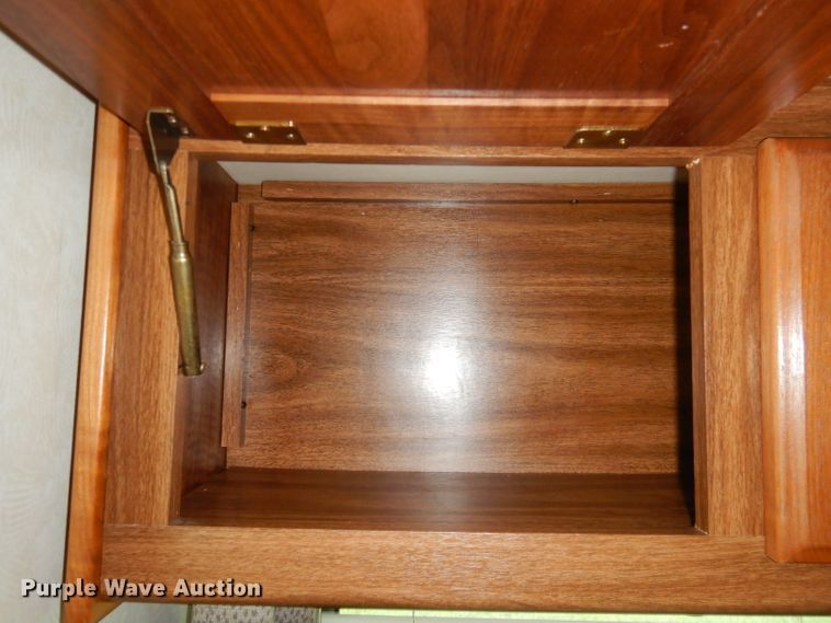 image for item FC9900 2003 Safari Cheetah RV