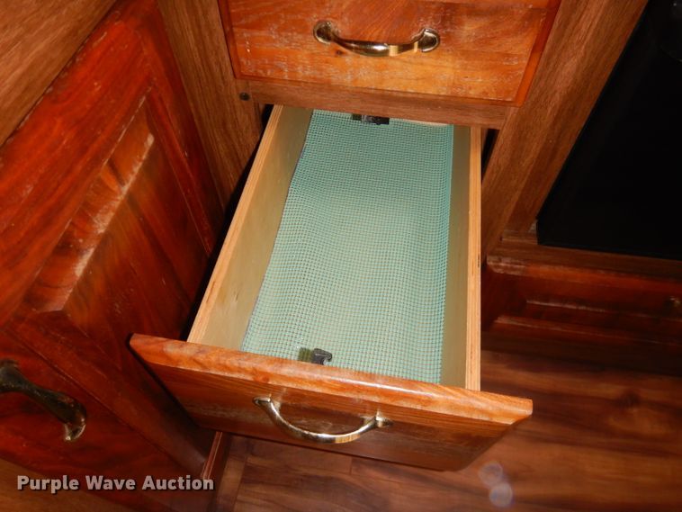 image for item FC9900 2003 Safari Cheetah RV