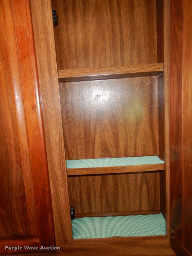 image for item FC9900 2003 Safari Cheetah RV