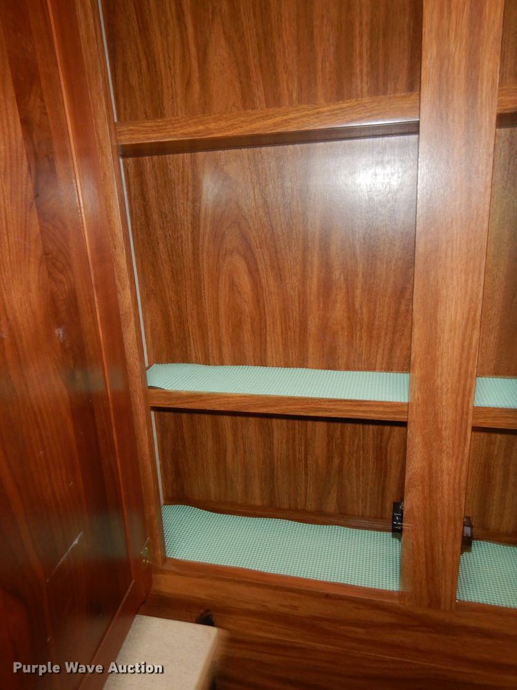 image for item FC9900 2003 Safari Cheetah RV