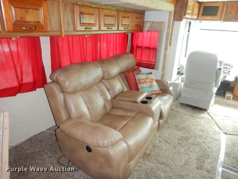 image for item FC9900 2003 Safari Cheetah RV