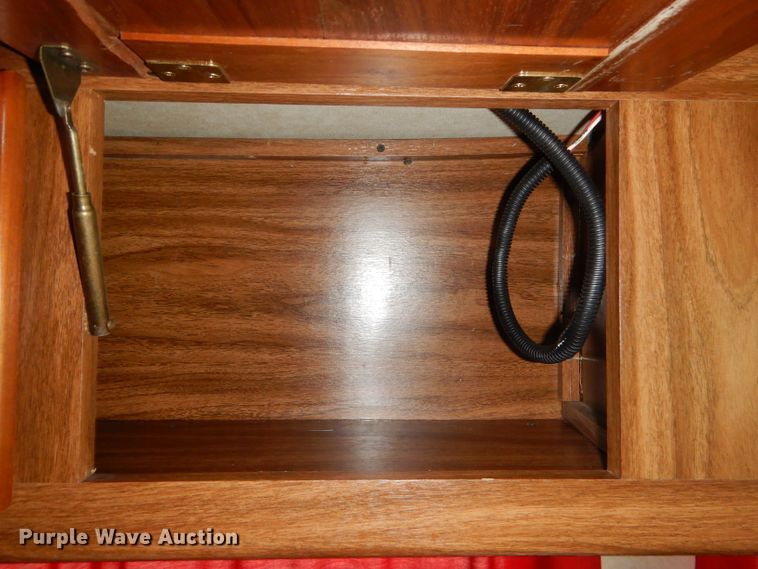 image for item FC9900 2003 Safari Cheetah RV