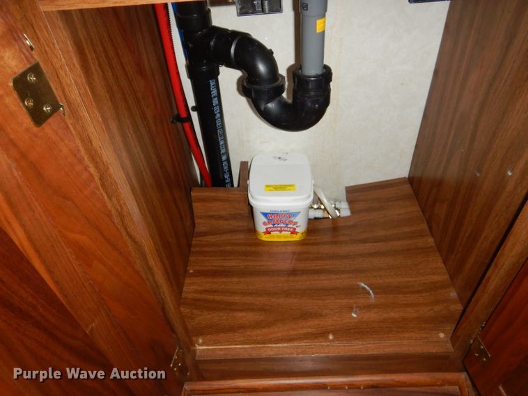 image for item FC9900 2003 Safari Cheetah RV