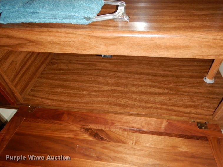 image for item FC9900 2003 Safari Cheetah RV