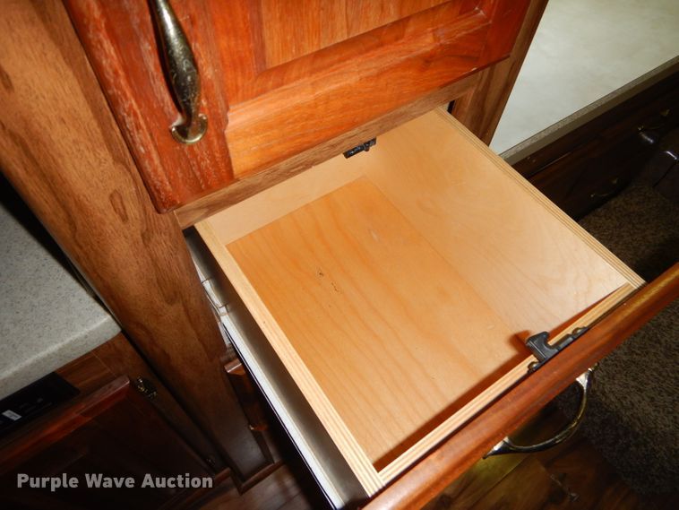 image for item FC9900 2003 Safari Cheetah RV