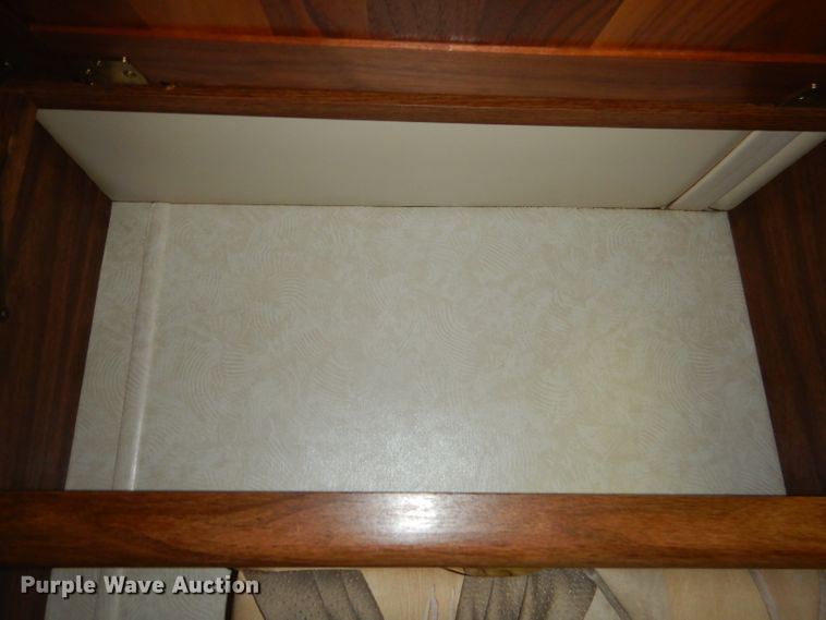 image for item FC9900 2003 Safari Cheetah RV