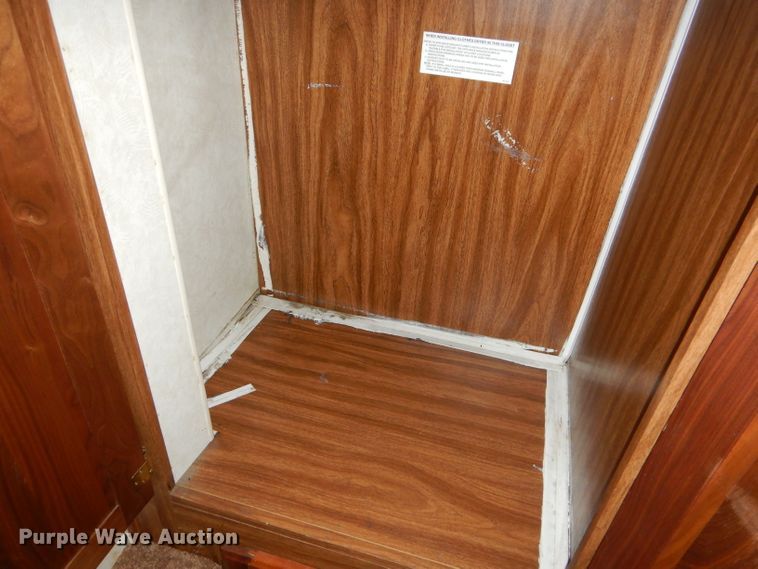 image for item FC9900 2003 Safari Cheetah RV