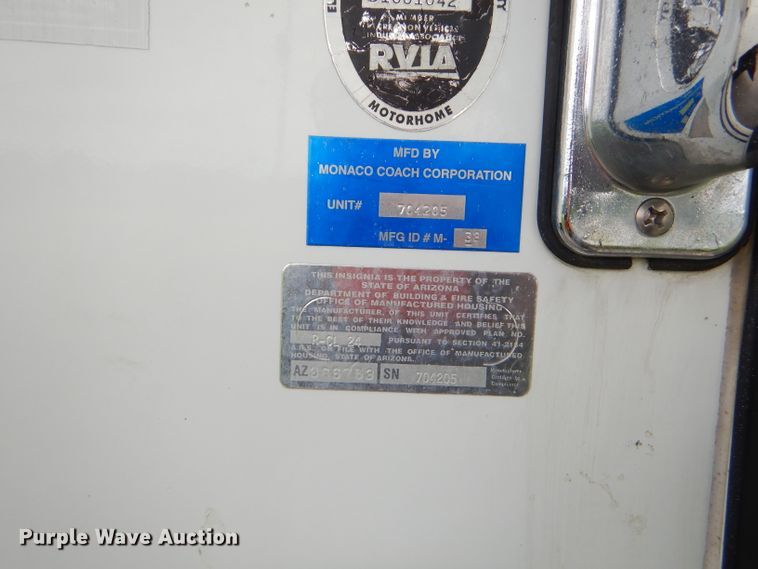 image for item FC9900 2003 Safari Cheetah RV