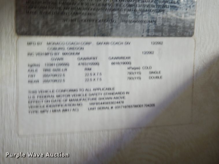 image for item FC9900 2003 Safari Cheetah RV