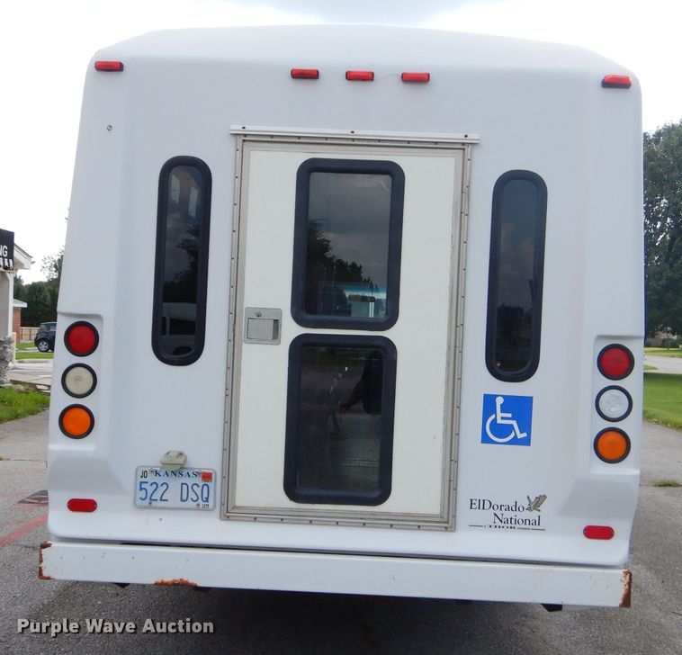 image for item FC9906 2006 Ford E350 shuttle bus