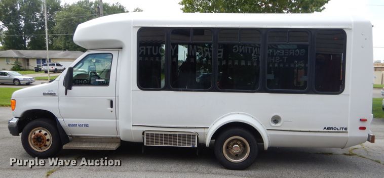 image for item FC9906 2006 Ford E350 shuttle bus