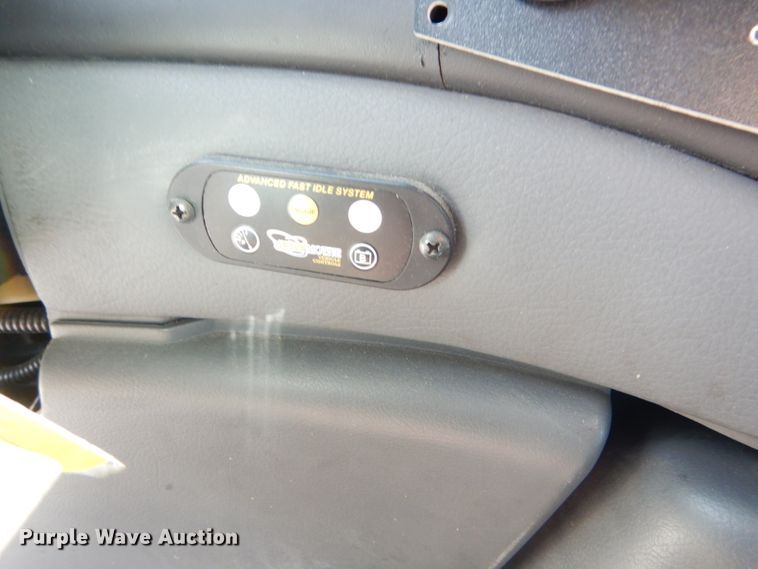 image for item FC9906 2006 Ford E350 shuttle bus