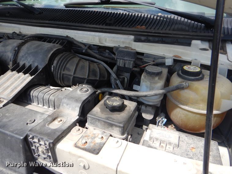 image for item FC9906 2006 Ford E350 shuttle bus