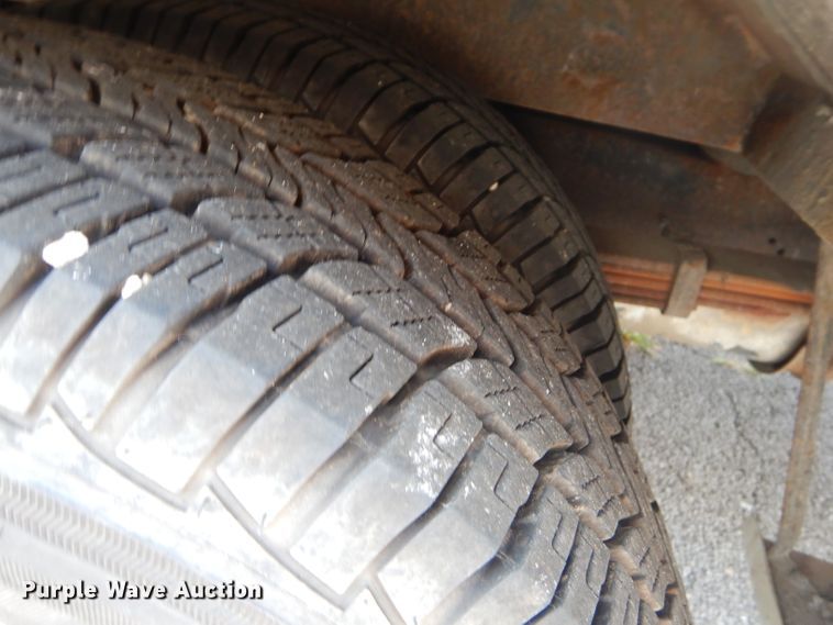 image for item FC9906 2006 Ford E350 shuttle bus