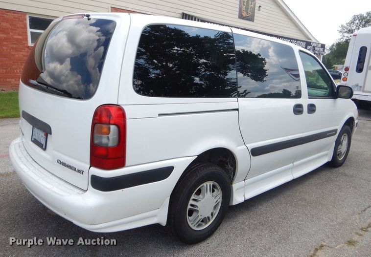 image for item FC9907 2005 Chevrolet Venture handicap accessible mini van
