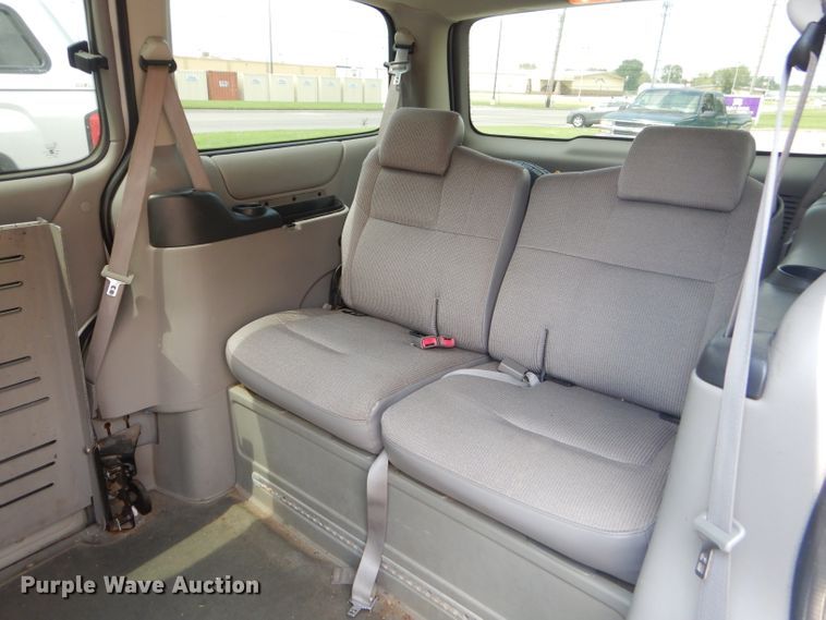 image for item FC9907 2005 Chevrolet Venture handicap accessible mini van