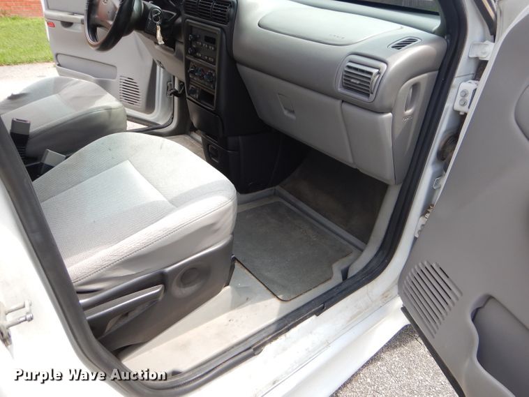 image for item FC9907 2005 Chevrolet Venture handicap accessible mini van
