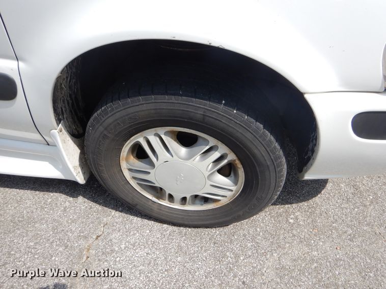 image for item FC9907 2005 Chevrolet Venture handicap accessible mini van