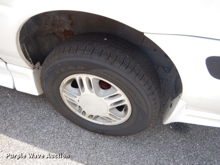 image for item FC9907 2005 Chevrolet Venture handicap accessible mini van