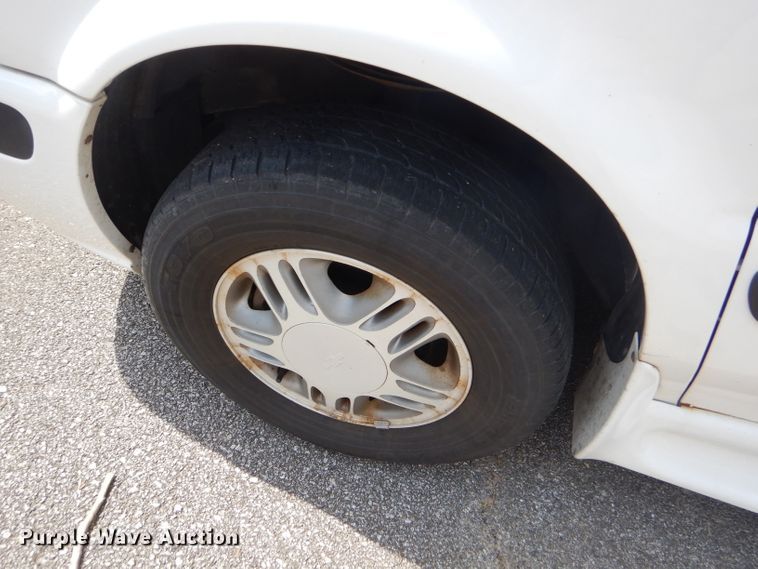 image for item FC9907 2005 Chevrolet Venture handicap accessible mini van