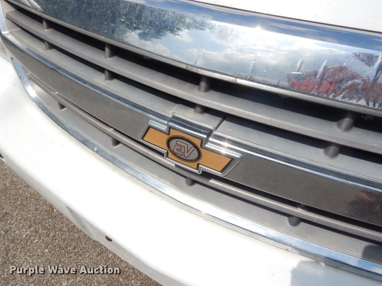 image for item FC9907 2005 Chevrolet Venture handicap accessible mini van