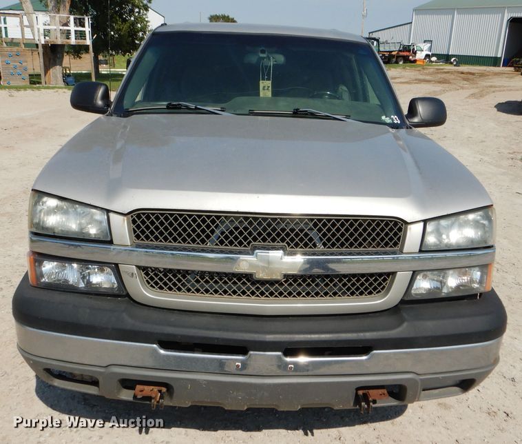 image for item FG9770 2004 Chevrolet Silverado 1500 Crew Cab pickup truck