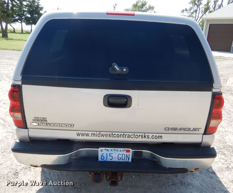 image for item FG9770 2004 Chevrolet Silverado 1500 Crew Cab pickup truck