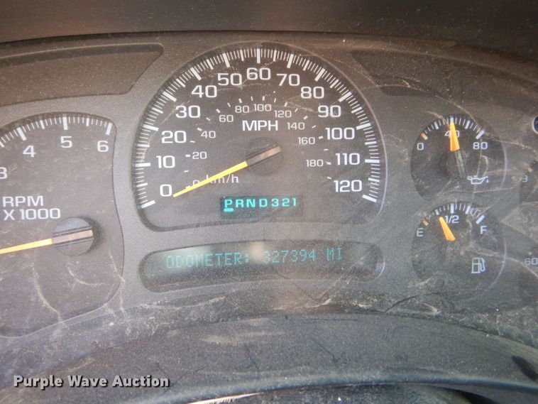 image for item FG9770 2004 Chevrolet Silverado 1500 Crew Cab pickup truck