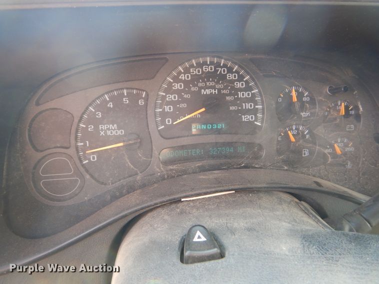 image for item FG9770 2004 Chevrolet Silverado 1500 Crew Cab pickup truck