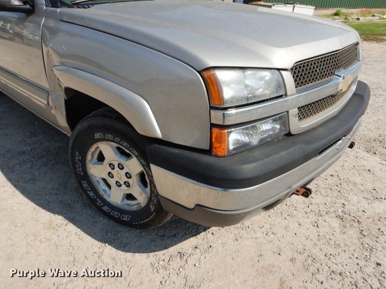 image for item FG9770 2004 Chevrolet Silverado 1500 Crew Cab pickup truck