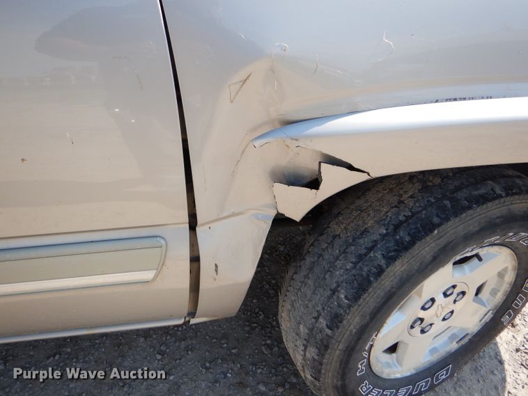 image for item FG9770 2004 Chevrolet Silverado 1500 Crew Cab pickup truck