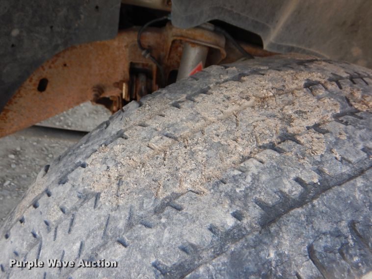 image for item FG9770 2004 Chevrolet Silverado 1500 Crew Cab pickup truck