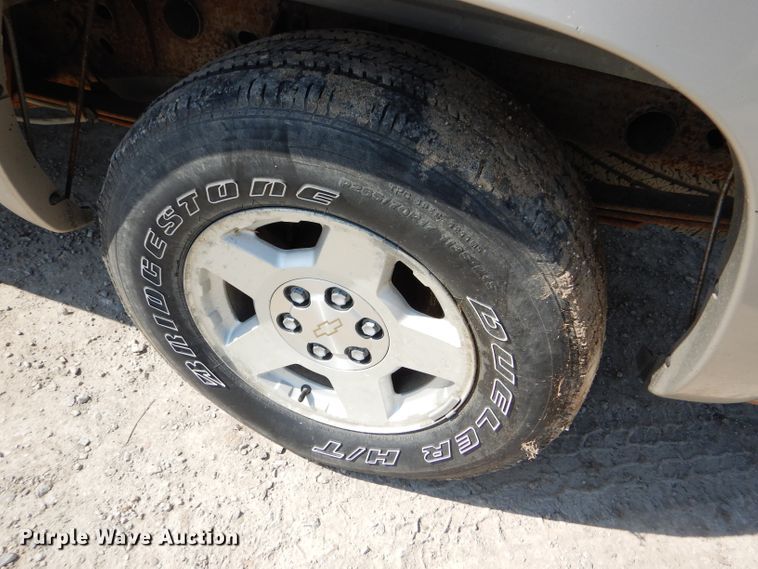 image for item FG9770 2004 Chevrolet Silverado 1500 Crew Cab pickup truck