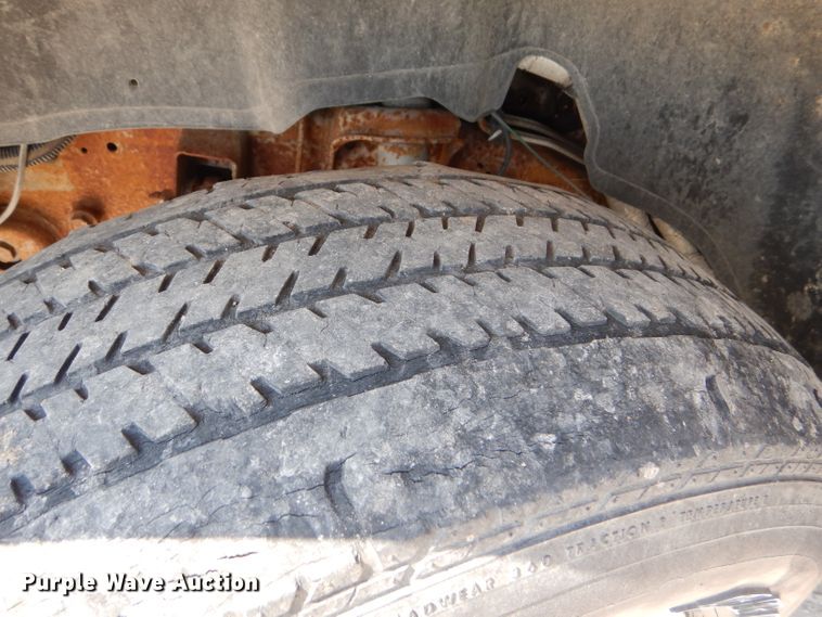 image for item FG9770 2004 Chevrolet Silverado 1500 Crew Cab pickup truck