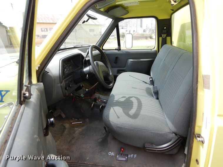 image for item FK9751 1991 Ford F350 utility bed pickup truck